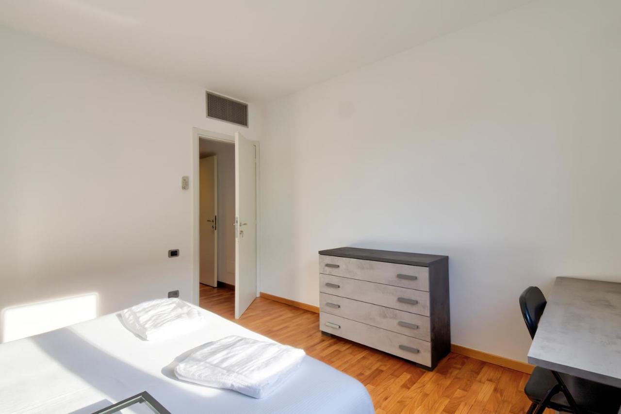 Splendida Terrazza Su Arcimboldi - Milano Bicocca Apartment ภายนอก รูปภาพ