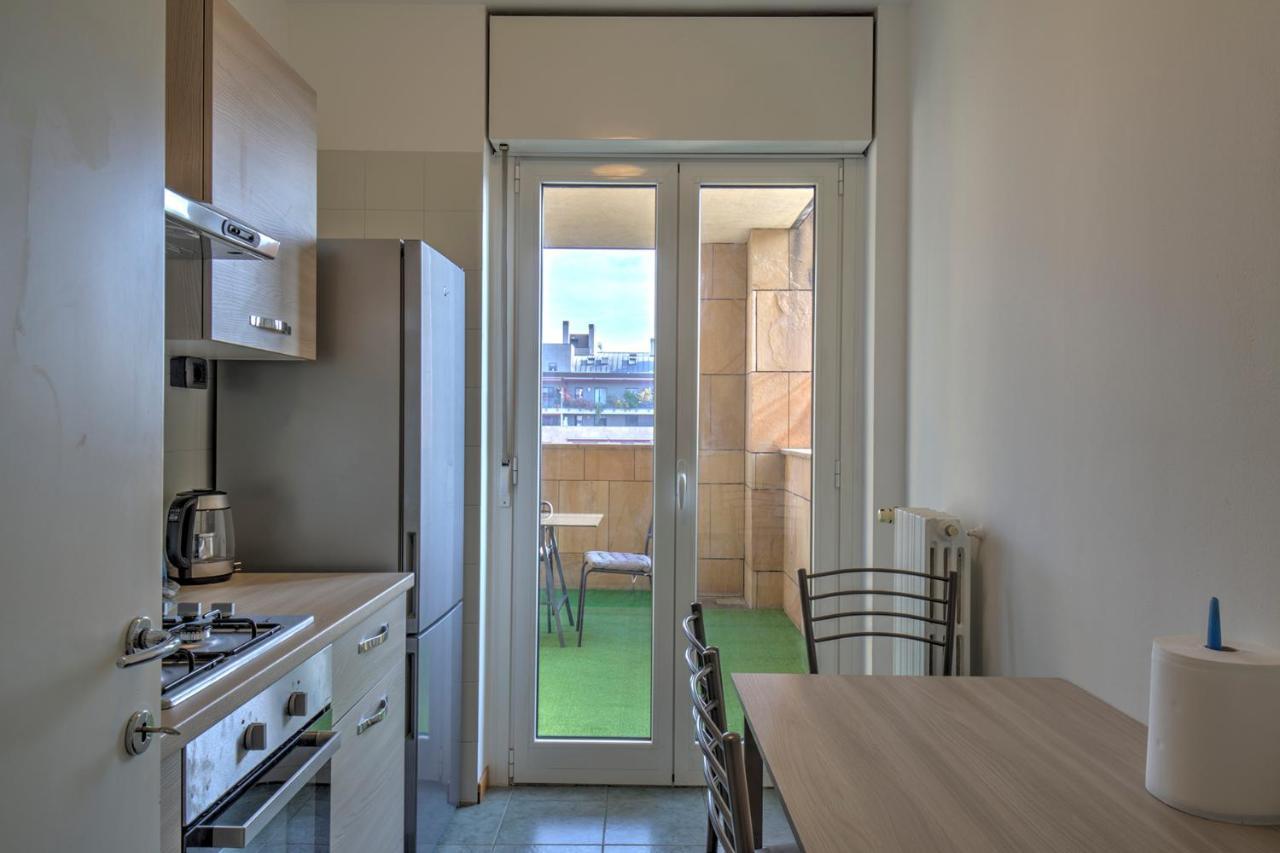 Splendida Terrazza Su Arcimboldi - Milano Bicocca Apartment ภายนอก รูปภาพ